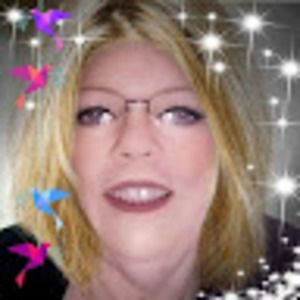 Meet your Posher, Lorie